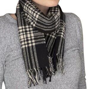 Amicale 100% Superfine Wool Plaid Scarf - Black and White